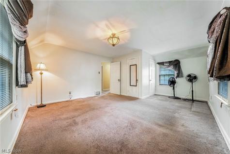 2038 Staunton Road Cleveland Heights OH 44118