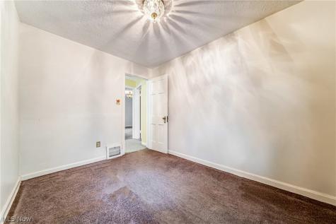 2038 Staunton Road Cleveland Heights OH 44118