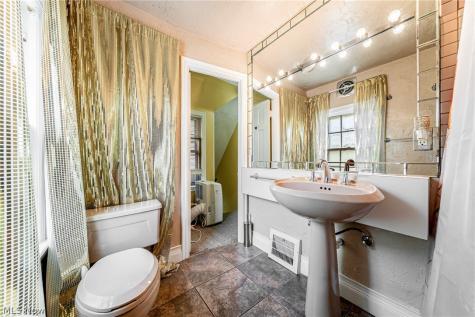 2038 Staunton Road Cleveland Heights OH 44118