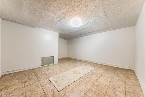 2038 Staunton Road Cleveland Heights OH 44118