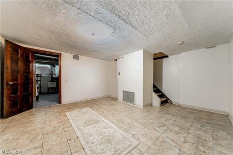 2038 Staunton Road Cleveland Heights OH 44118