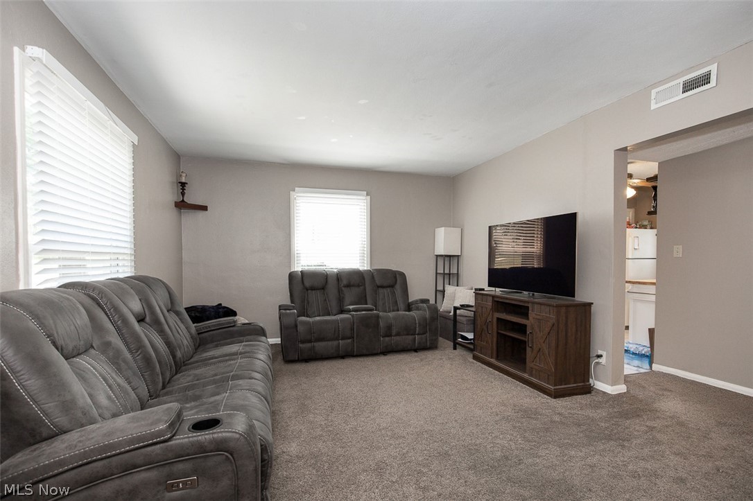 2324 Suncrest Drive Cuyahoga Falls OH 44221-3522