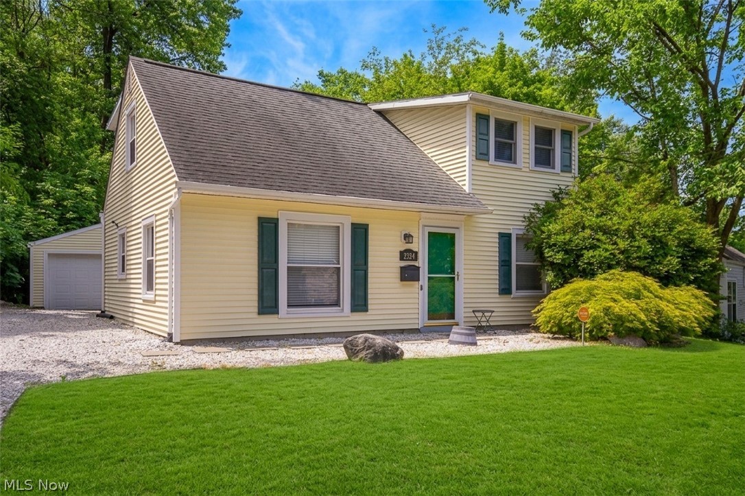 2324 Suncrest Drive Cuyahoga Falls OH 44221-3522