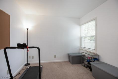 2324 Suncrest Drive Cuyahoga Falls OH 44221-3522
