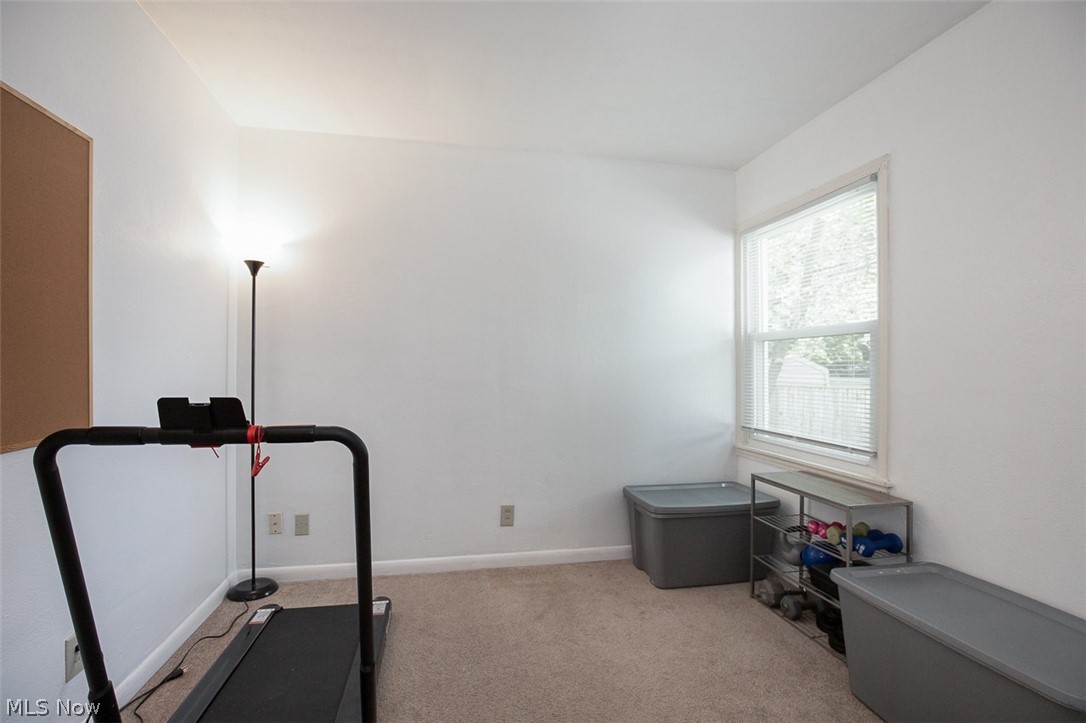 2324 Suncrest Drive Cuyahoga Falls OH 44221-3522