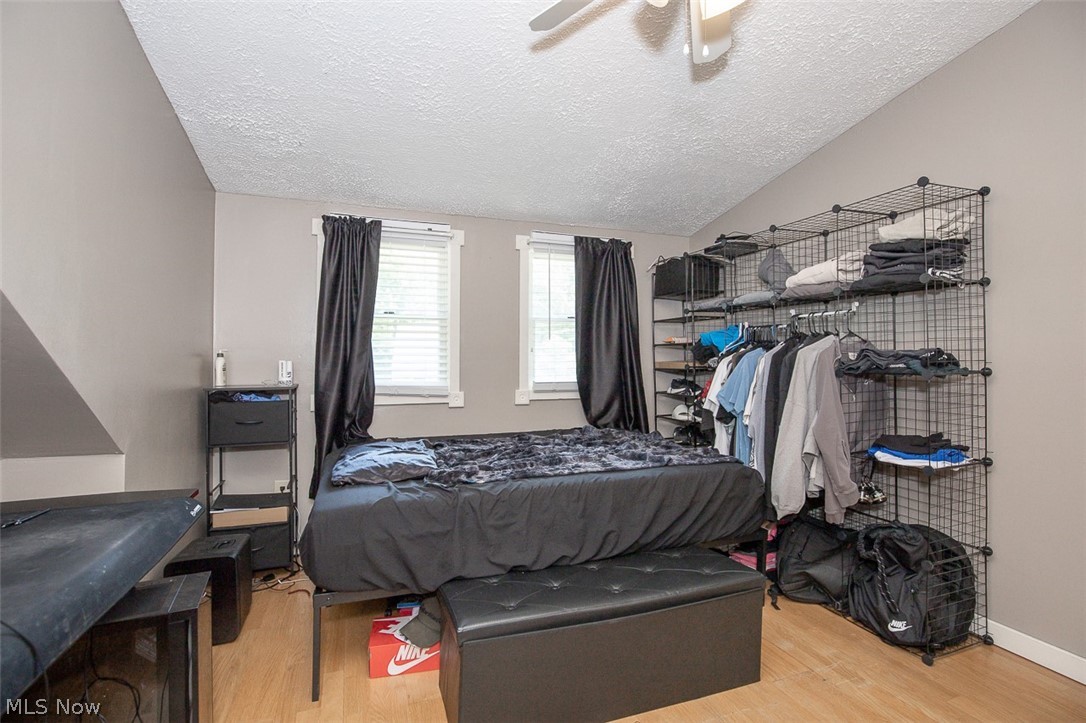 2324 Suncrest Drive Cuyahoga Falls OH 44221-3522