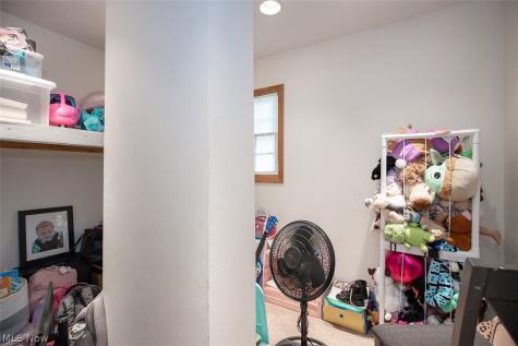2324 Suncrest Drive Cuyahoga Falls OH 44221-3522
