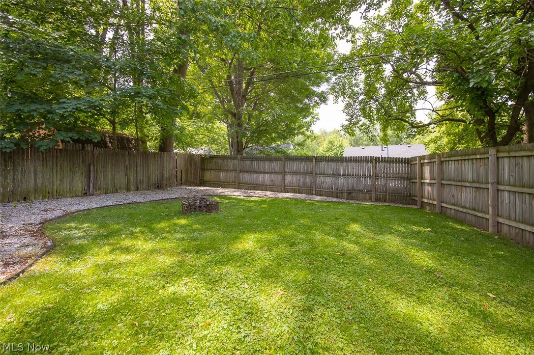 2324 Suncrest Drive Cuyahoga Falls OH 44221-3522