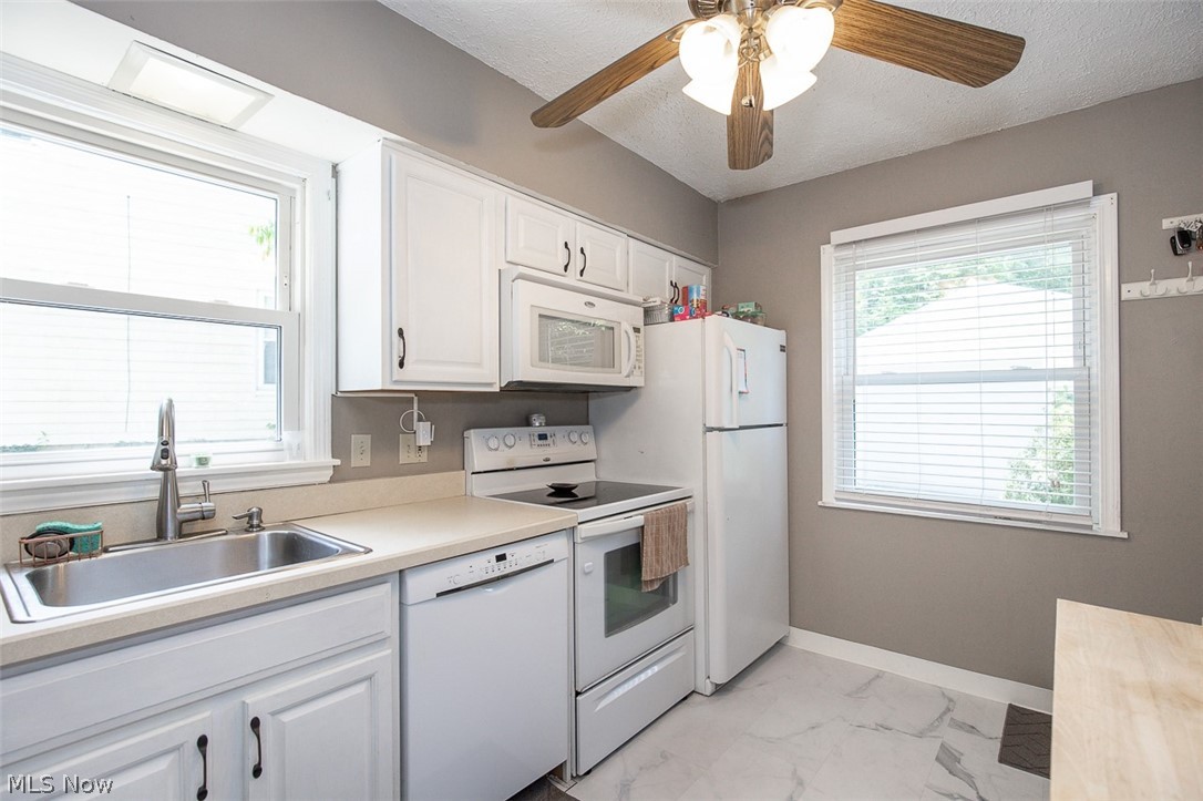 2324 Suncrest Drive Cuyahoga Falls OH 44221-3522