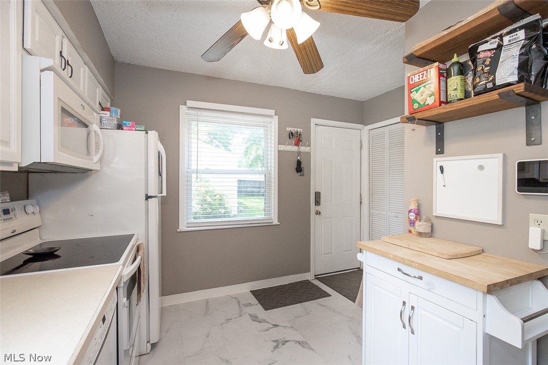2324 Suncrest Drive Cuyahoga Falls OH 44221-3522