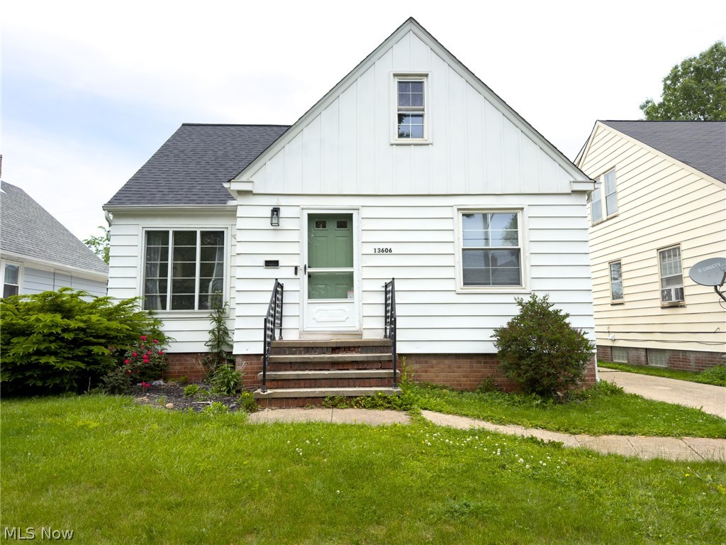 13606 Wainstead Avenue Cleveland OH 44111
