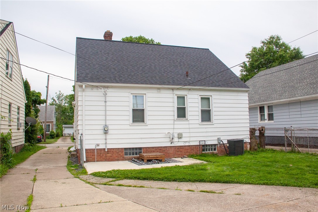 13606 Wainstead Avenue Cleveland OH 44111