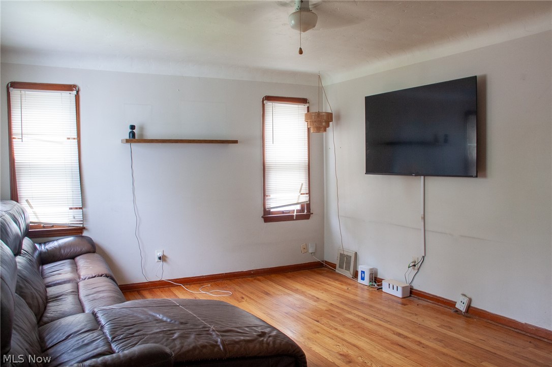 13606 Wainstead Avenue Cleveland OH 44111