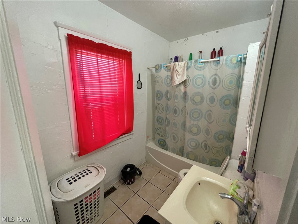 3140 W 33rd Street Cleveland OH 44109