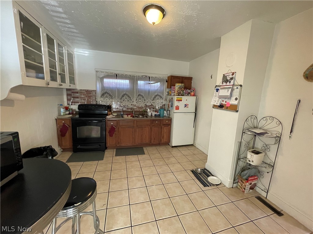 3140 W 33rd Street Cleveland OH 44109