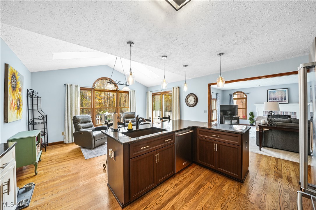 350 Aspen Court Aurora OH 44202