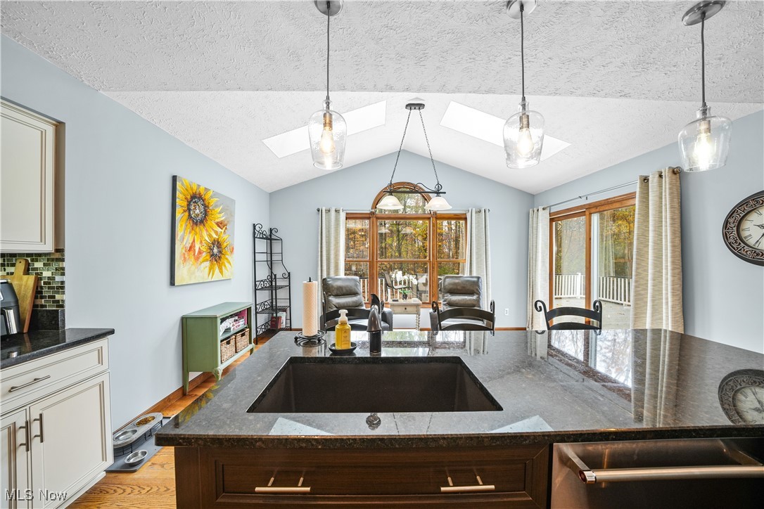 350 Aspen Court Aurora OH 44202