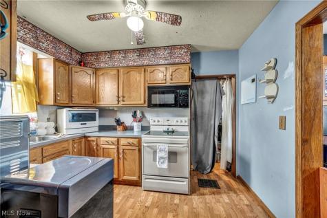 1815 Walden Avenue NW Canton OH 44709