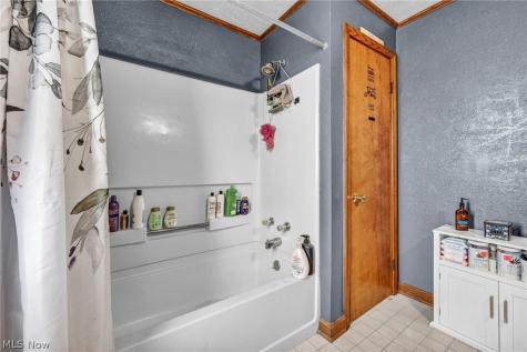 1815 Walden Avenue NW Canton OH 44709