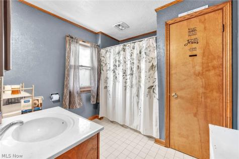 1815 Walden Avenue NW Canton OH 44709