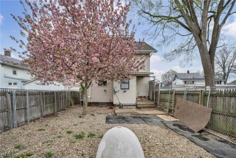 1815 Walden Avenue NW Canton OH 44709