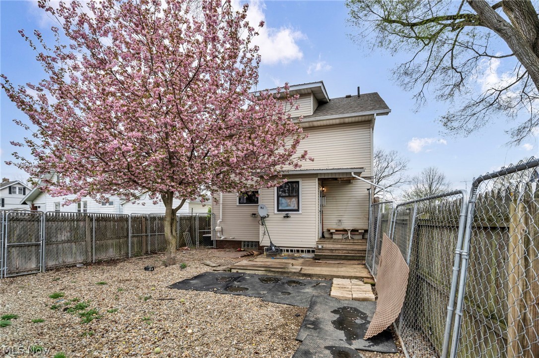1815 Walden Avenue NW Canton OH 44709