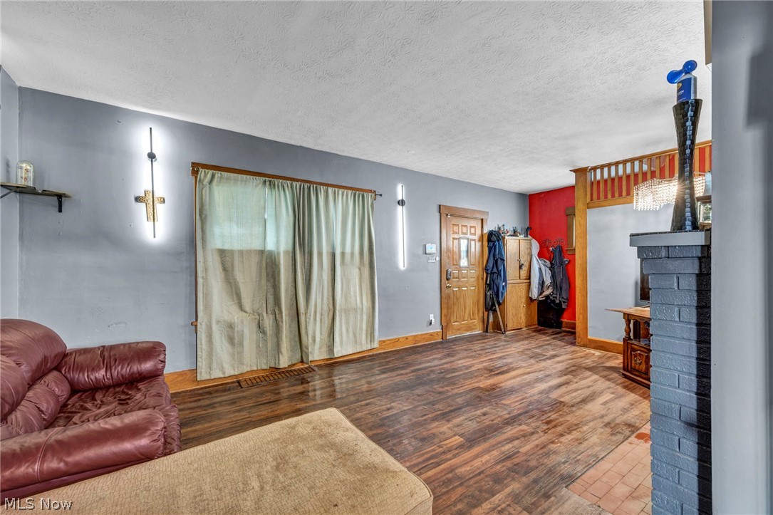1815 Walden Avenue NW Canton OH 44709