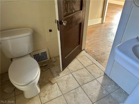 1169 Erieview Road Cleveland Heights OH 44121