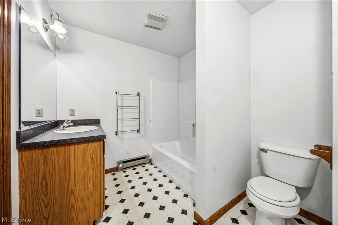 1682 Sugar Creek Rock Creek OH 44084