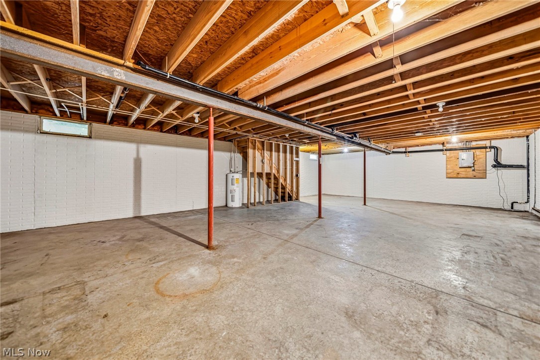 1682 Sugar Creek Rock Creek OH 44084