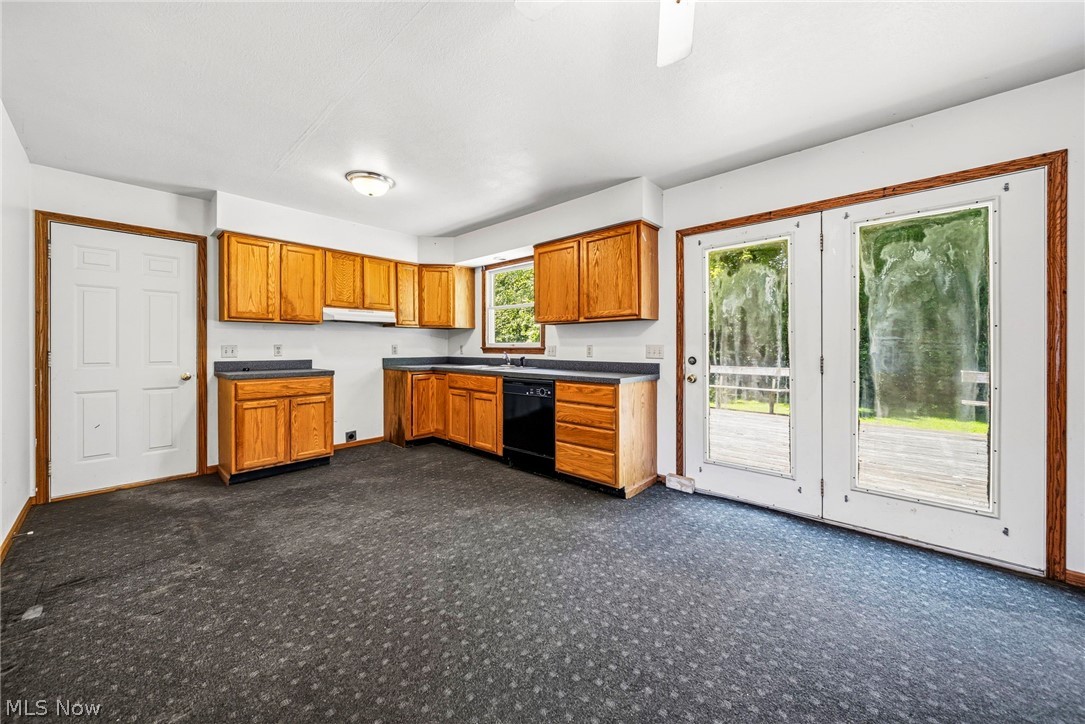 1682 Sugar Creek Rock Creek OH 44084