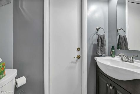 8088 Wesley Drive Strongsville OH 44136