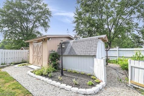 8088 Wesley Drive Strongsville OH 44136