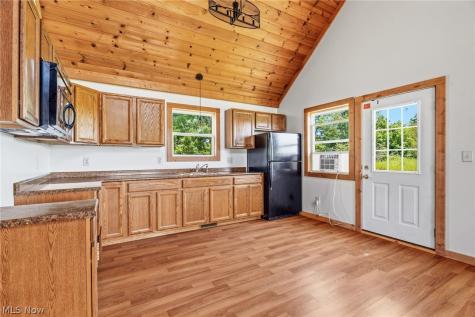 7171 Edison Street NE Hartville OH 44632