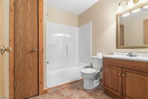 7171 Edison Street NE Hartville OH 44632