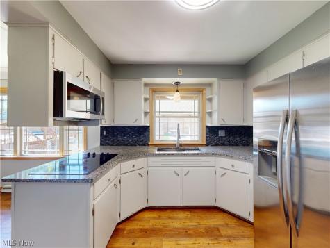 66 Thorlone Avenue Akron OH 44312