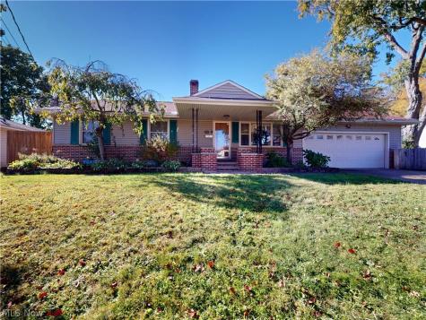 66 Thorlone Avenue Akron OH 44312
