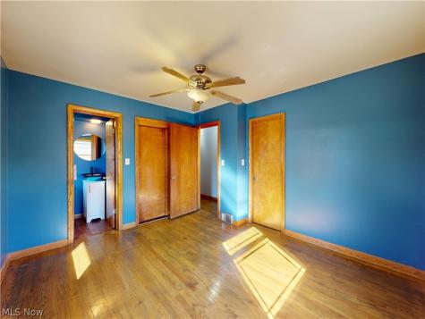 66 Thorlone Avenue Akron OH 44312