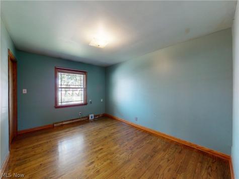 66 Thorlone Avenue Akron OH 44312