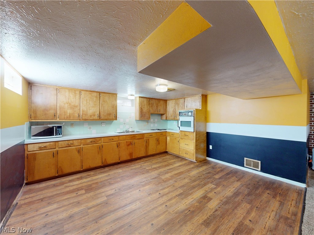 66 Thorlone Avenue Akron OH 44312