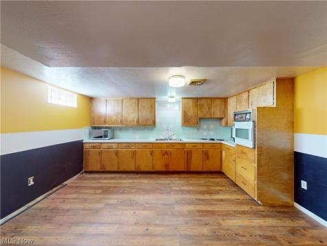 66 Thorlone Avenue Akron OH 44312