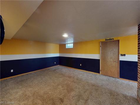 66 Thorlone Avenue Akron OH 44312