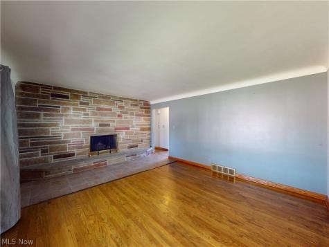 66 Thorlone Avenue Akron OH 44312