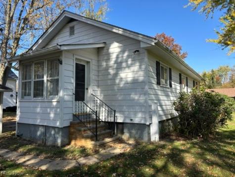 226 E Wisconsin Avenue Sebring OH 44672
