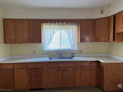 226 E Wisconsin Avenue Sebring OH 44672
