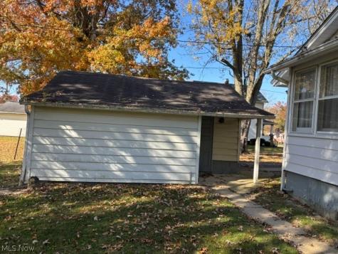 226 E Wisconsin Avenue Sebring OH 44672