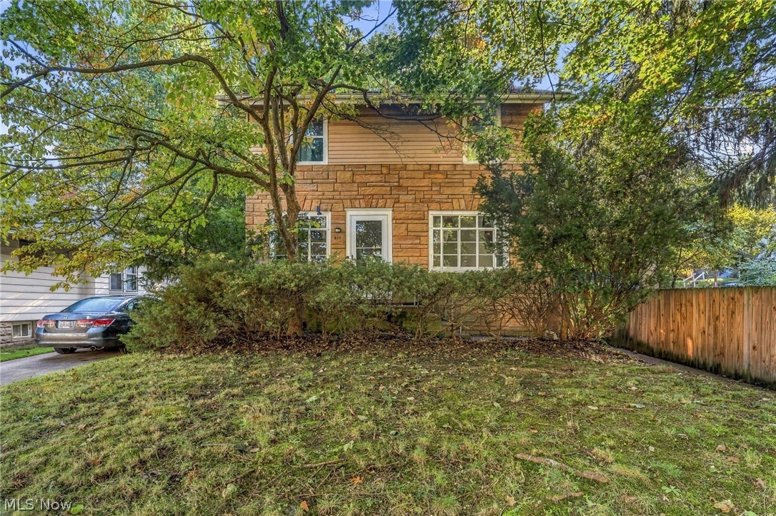 619 Garry Road Akron OH 44305