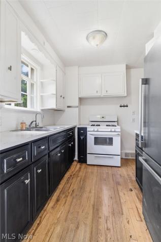 619 Garry Road Akron OH 44305