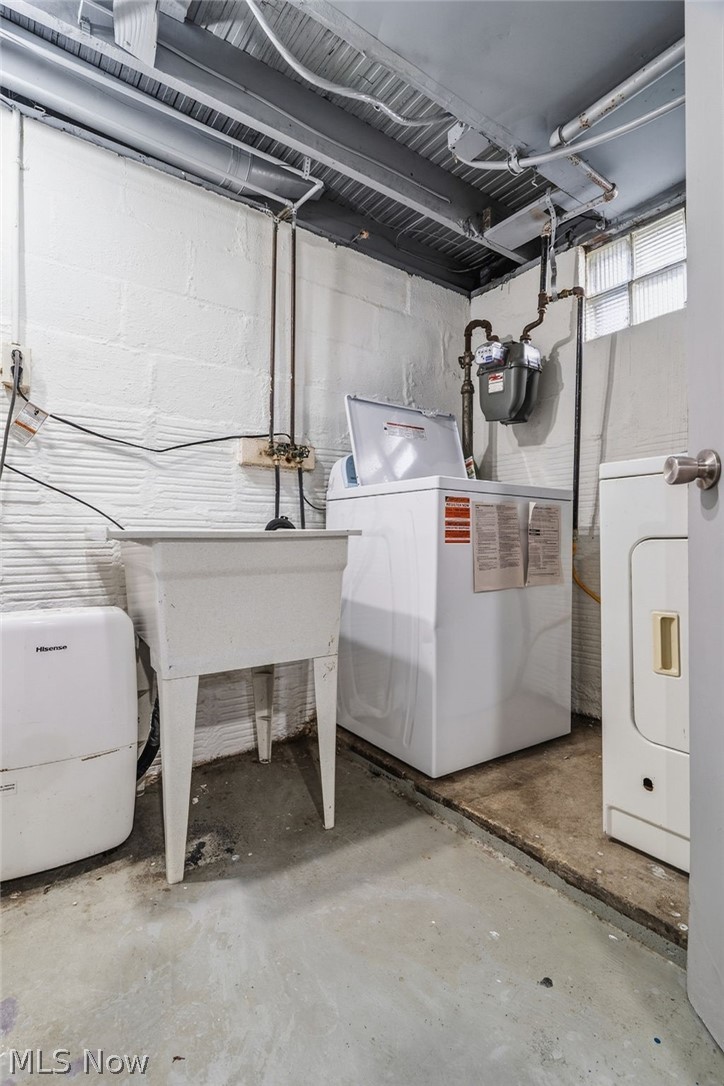 619 Garry Road Akron OH 44305