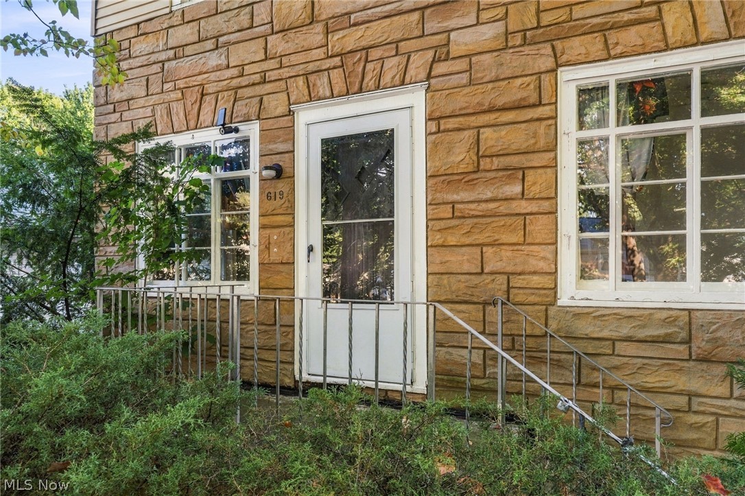 619 Garry Road Akron OH 44305